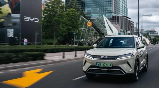 Chińskie koncerny zdobywają europejski rynek. Tesla, Mazda i Nissan w tyle
